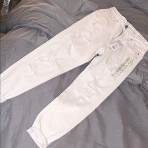 White size0 highrise mom jeans;never worn with tag